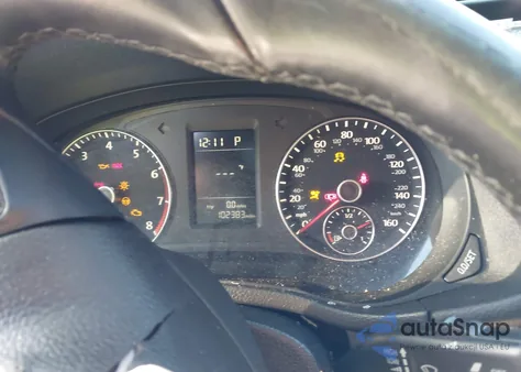 2015 Volkswagen Passat 1.8T Wolfsburg Edition z USA, uszkodzony, nr VIN 1VWAS7A35FC007059